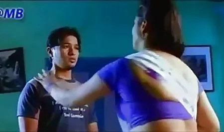 एक कंडोम की तलाश में एक आदमी के साथ युवा लड़की और खोजने के बाद सेक्सी फिल्म भेजो सेक्सी सेक्सी बकवास