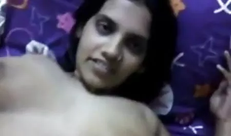 युवा गोरा अश्लील के लिए सेक्सी फिल्म हिंदी में वीडियो बिल्ली हस्तमैथुन करता है और एक दोस्त के साथ यौन संबंध रखता है
