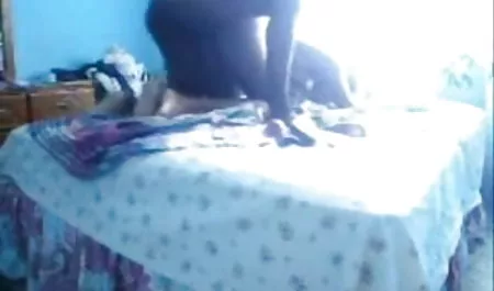 एक युवा श्यामला जो भावुक होकर अपने प्यारे लोगों को वीडियो सेक्सी पिक्चर फिल्म blowjob देना पसंद करती है, इन दुर्लभ भाग्यशाली लोगों में से एक के सामने घुटने टेक देती है और विशेषज्ञ उसे एक वजनदार डिक के साथ एक ठाठ, गहरी सक्शन के साथ गिफ्ट करते हैं