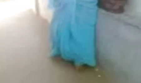 सुंदर श्यामला दुल्हन analchik वीडियो हिंदी मूवी सेक्सी पर खींचा