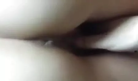 युवक एक दोस्त के पास आया और सेक्सी हिंदी फिल्म दिखाओ उसके परिपक्व सुनहरे बालों वाली माँ की चुदाई की
