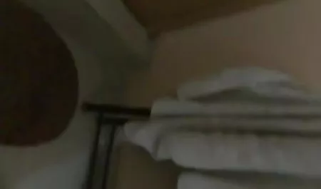 सड़क सेक्सी फिल्म हिंदी सेक्सी फिल्म पर उन्होंने एक वेश्या का साक्षात्कार किया और उसे पैसे के लिए खेलने का प्रस्ताव दिया