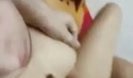लड़की सेक्सी हिंदी में फिल्म चूत और गांड का काम करती है