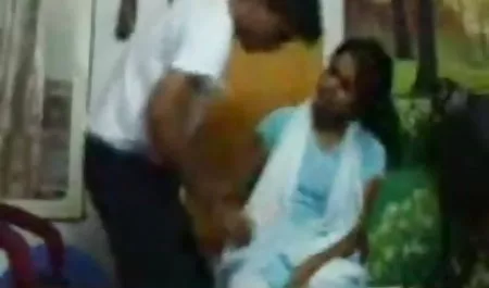 अजीब गोरा पहली बार कैमरे पर हिंदी बीएफ सेक्सी फिल्म गड़बड़ हो जाता है